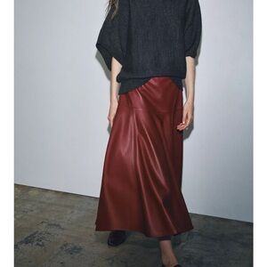 Zara- Elegant Maroon Burgundy faux Leather Skirt- NWT XS